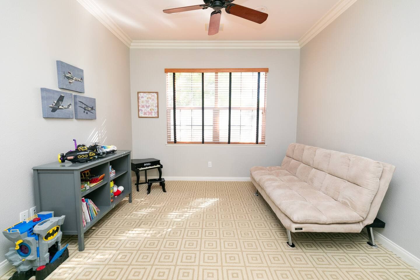 Futon that converts to a full size bed